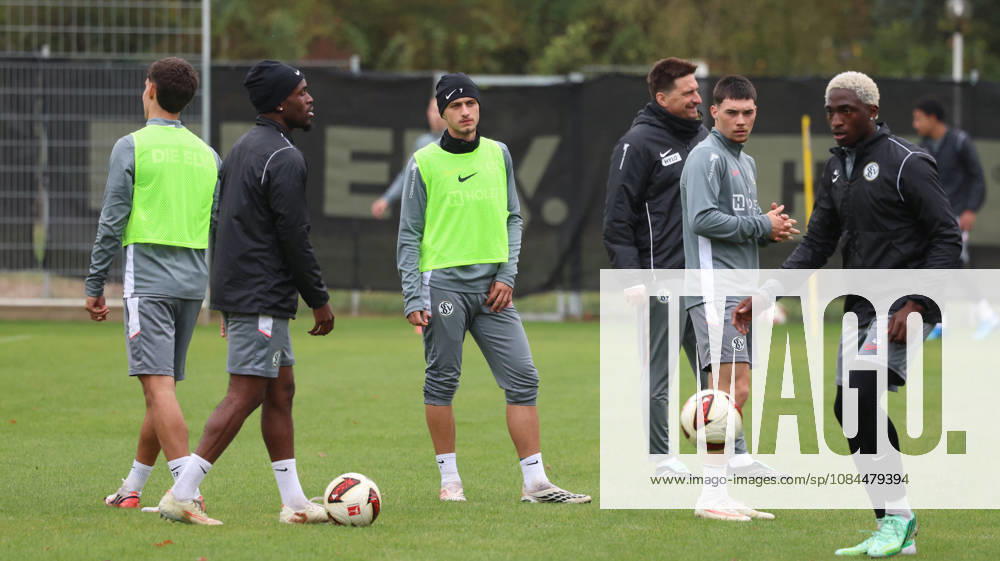 Fussball 1.Bundesliga , SV Elversberg - Training v.l. Maurice Krattenmacher (SV 07 Elversberg) St. Ingbert