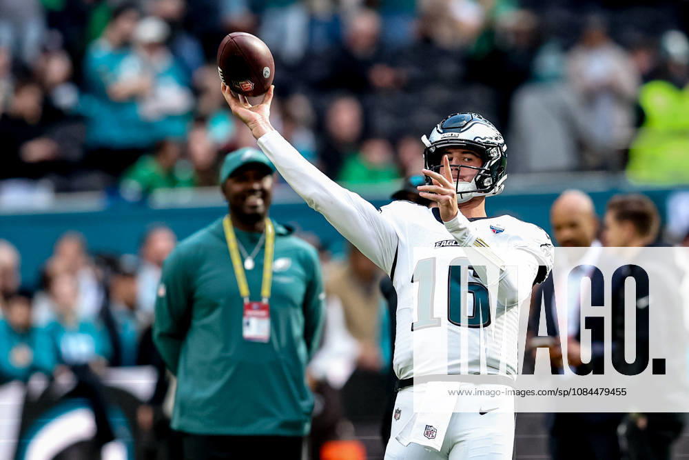 Jacksonville Jaguars v Philadelphia Eagles, International Series Philadelphia Eagles quarterback Tanner McKee (16) warming up before the International Series match between Jacksonville Jaguars and Philadelphia Eagles at Tottenham Hotspur Stadium, London, UK on 11 October 2026. London Tottenham Hotspur Stadium London UK Editorial use only ,