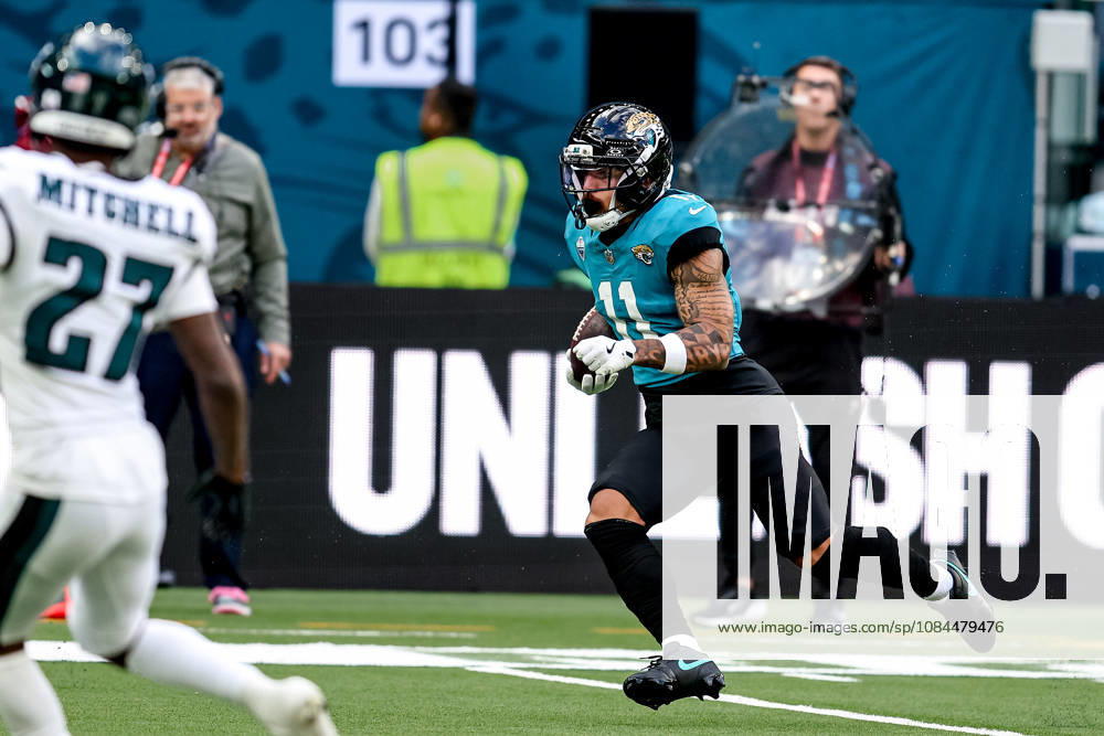 Jacksonville Jaguars v Philadelphia Eagles, International Series TOUCHDOWN Jacksonville Jaguars wide receiver Parker Washington (11) scores 51-yard touchdown run during the International Series match between Jacksonville Jaguars and Philadelphia Eagles at Tottenham Hotspur Stadium, London, UK on 11 October 2026. London Tottenham Hotspur Stadium London UK Editorial use only ,