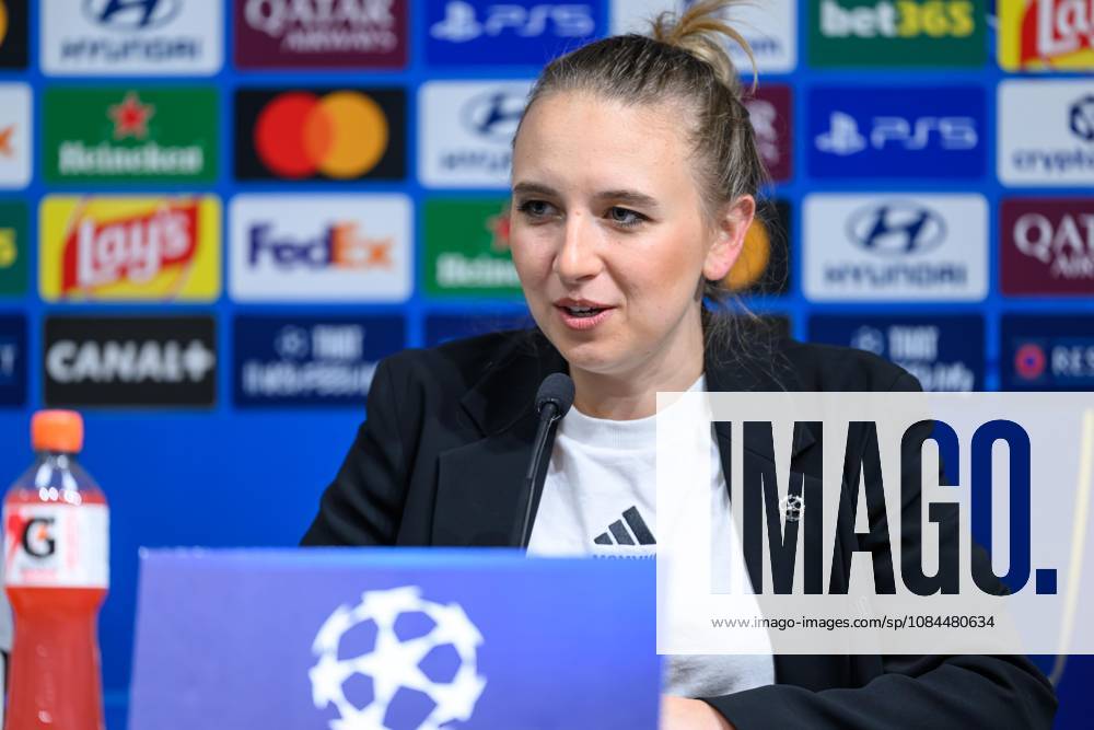 SOCCER - UEFA CL, LASK vs Liverpool LINZ,AUSTRIA,13.OCT.26 - SOCCER - UEFA Champions League, Linzer ASK vs Liverpool FC, preview, press conference, PK, Pressekonferenz LASK. Image shows press officer Nathalie Melcher (LASK). GEPAxpictures xChristianxMoser