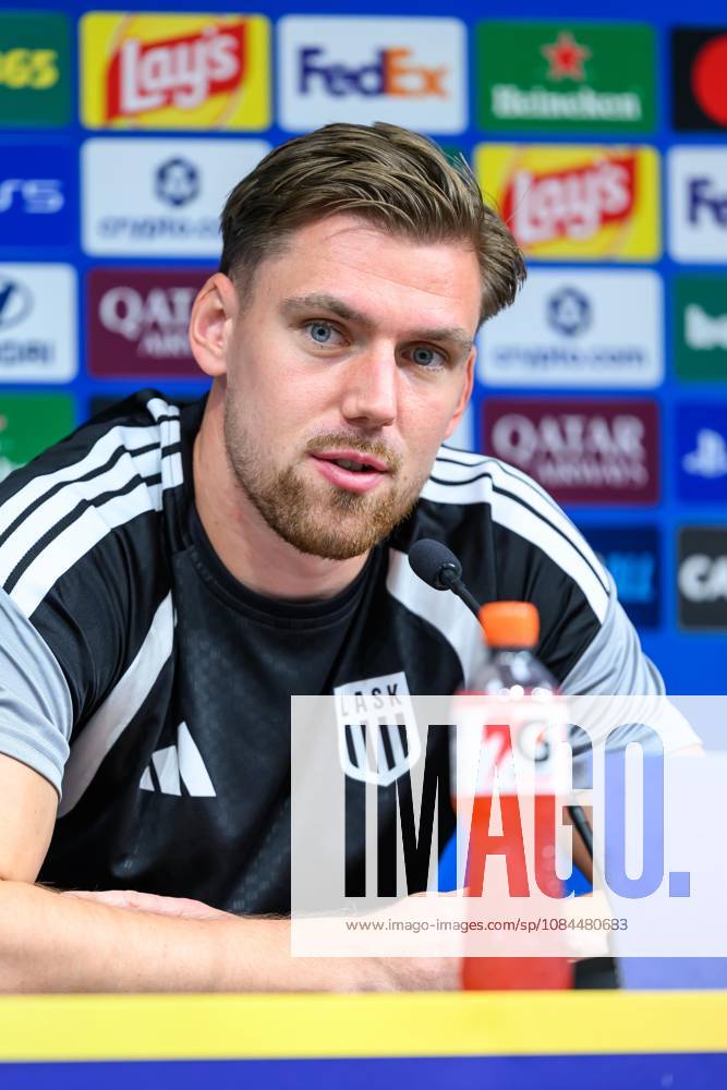 SOCCER - UEFA CL, LASK vs Liverpool LINZ,AUSTRIA,13.OCT.26 - SOCCER - UEFA Champions League, Linzer ASK vs Liverpool FC, preview, press conference, PK, Pressekonferenz LASK. Image shows Kasper Joergensen (LASK). GEPAxpictures xChristianxMoser