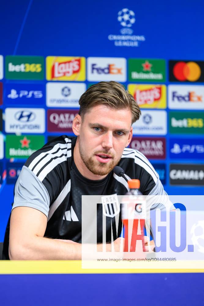 SOCCER - UEFA CL, LASK vs Liverpool LINZ,AUSTRIA,13.OCT.26 - SOCCER - UEFA Champions League, Linzer ASK vs Liverpool FC, preview, press conference, PK, Pressekonferenz LASK. Image shows Kasper Joergensen (LASK). GEPAxpictures xChristianxMoser