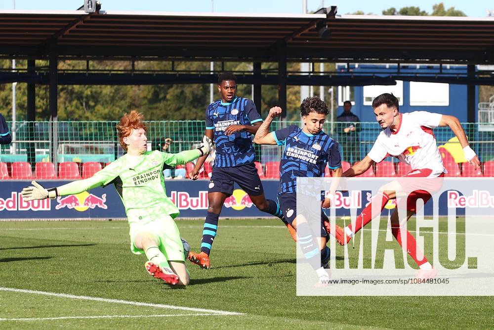 RB Leipzig U19 - PSV Eindhoven U19 UEFA Youth League Leipzig, 13.10.2026, Trainingszentrum am Cottaweg, Fußball, Saison 2026 2027, U19 Junioren, UEFA Youth League, 2. Spieltag , RB Leipzig U19 - PSV Eindhoven U19 , Im Bild: Tor für RB Leipzig, Din Klapija (21, RB) trifft zum 1:0 , Nur für journalistische Zwecke! For editorial use only! , UEFA regulations prohibit any use of photographs as image sequences and or quasi-video. ,