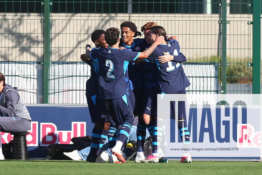 RB Leipzig U19 - PSV Eindhoven U19 UEFA Youth League Leipzig, 13.10.2026, Trainingszentrum am Cottaweg, Fußball, Saison 2026 2027, U19 Junioren, UEFA Youth League, 2. Spieltag , RB Leipzig U19 - PSV Eindhoven U19 , Im Bild: Tor für Eindoven, Torjubel nach dem 1:1, Torscütze Austyn Jones (9 , Eindhoven) , Nur für journalistische Zwecke! For editorial use only! , UEFA regulations prohibit any use of photographs as image sequences and or quasi-video. ,