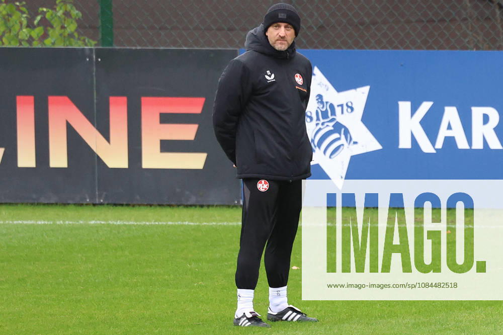 Fussball 2.Bundesliga, 1.FC Kaiserslautern - Training v.l. Torsten Lieberknecht Trainer (1.FC Kaiserslautern) Kaiserslautern