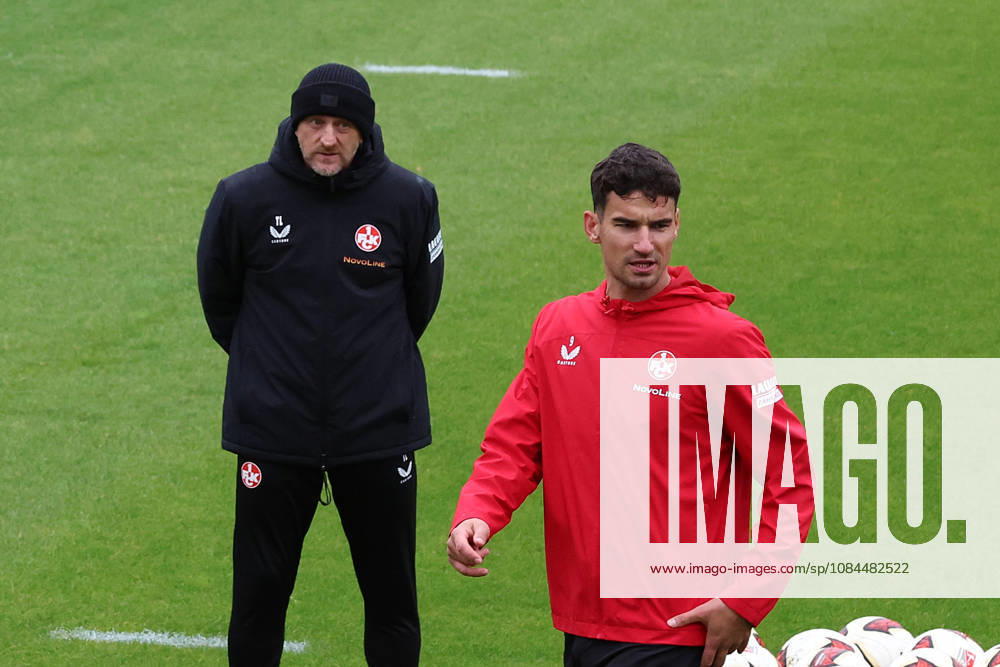 Fussball 2.Bundesliga, 1.FC Kaiserslautern - Training v.l. Torsten Lieberknecht Trainer (1.FC Kaiserslautern) Ivan Prtajin (1.FC Kaiserslautern) Kaiserslautern