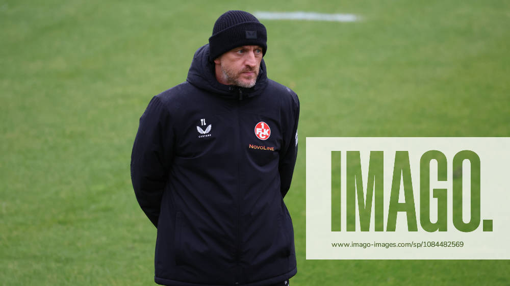 Fussball 2.Bundesliga, 1.FC Kaiserslautern - Training v.l. Torsten Lieberknecht Trainer (1.FC Kaiserslautern) Kaiserslautern