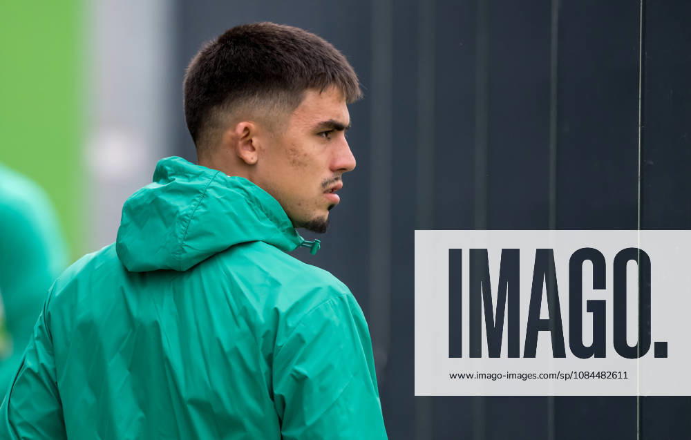 Fussball - 2. Bundesliga - Saison 2026 2027 - SpVgg Greuther Fürth Fuerth ( Kleeblatt ) - Training - - - Aaron Keller (11, SpVgg Greuther Fürth )