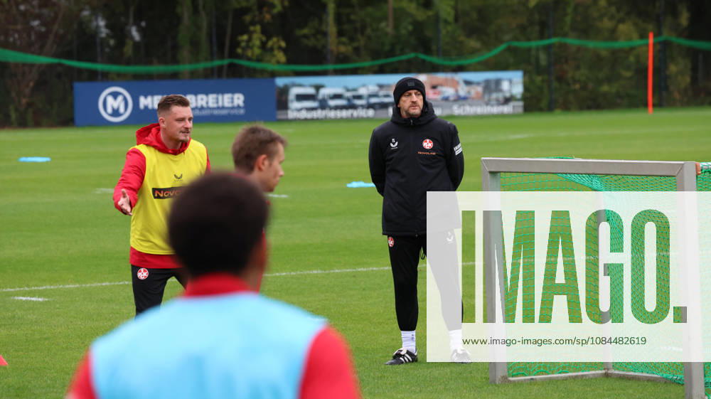 Fussball 2.Bundesliga, 1.FC Kaiserslautern - Training v.l. Torsten Lieberknecht Trainer (1.FC Kaiserslautern) Kaiserslautern