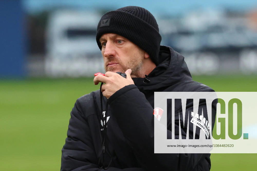 Fussball 2.Bundesliga, 1.FC Kaiserslautern - Training v.l. Torsten Lieberknecht Trainer (1.FC Kaiserslautern) Kaiserslautern