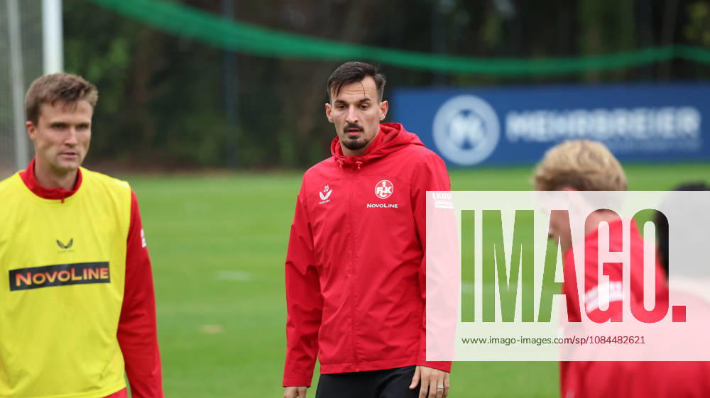 Fussball 2.Bundesliga, 1.FC Kaiserslautern - Training v.l. Mergim Berisha (1.FC Kaiserslautern) Kaiserslautern