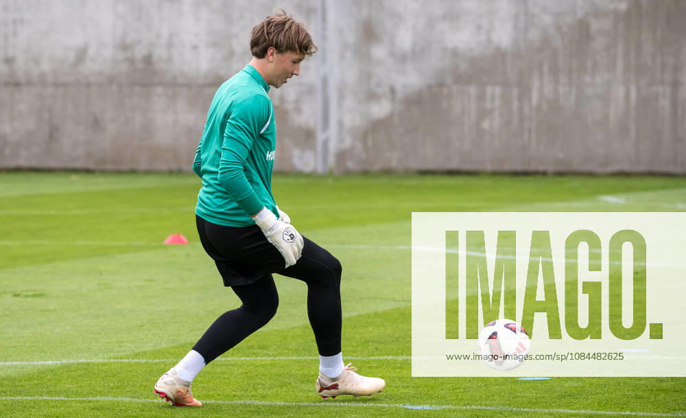 Fussball - 2. Bundesliga - Saison 2026 2027 - SpVgg Greuther Fürth Fuerth ( Kleeblatt ) - Training - - - Liam Wein ( U17, U 17 SpVgg )