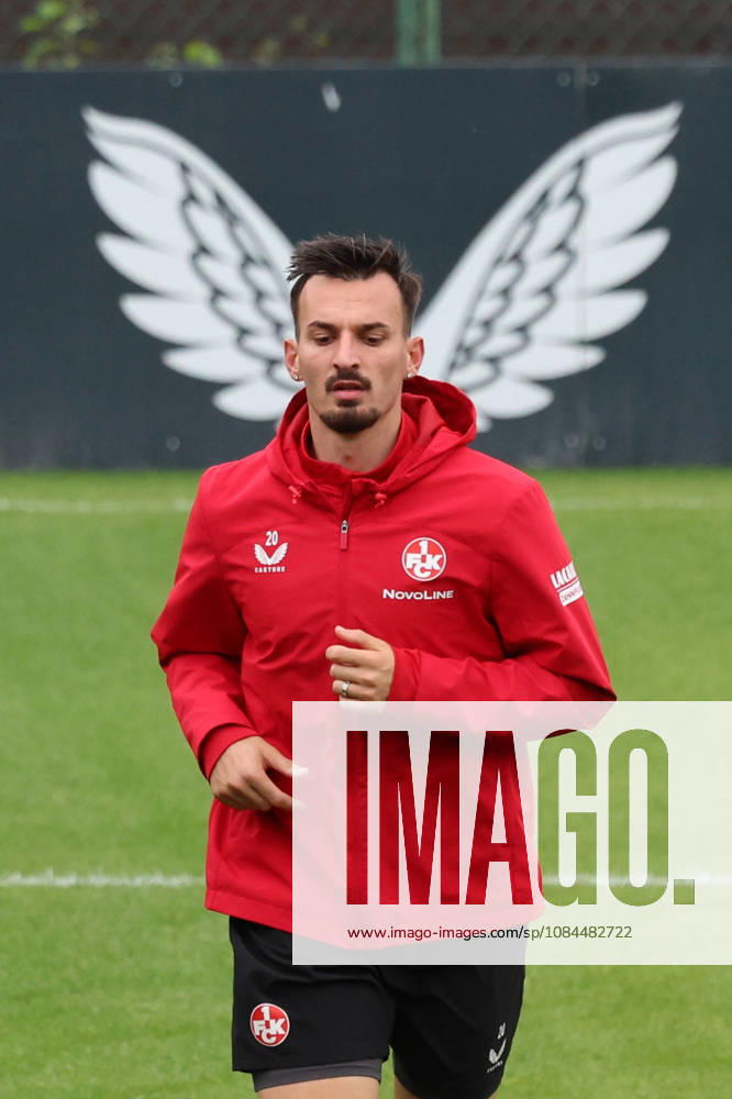 Fussball 2.Bundesliga, 1.FC Kaiserslautern - Training v.l. Mergim Berisha (1.FC Kaiserslautern) Kaiserslautern