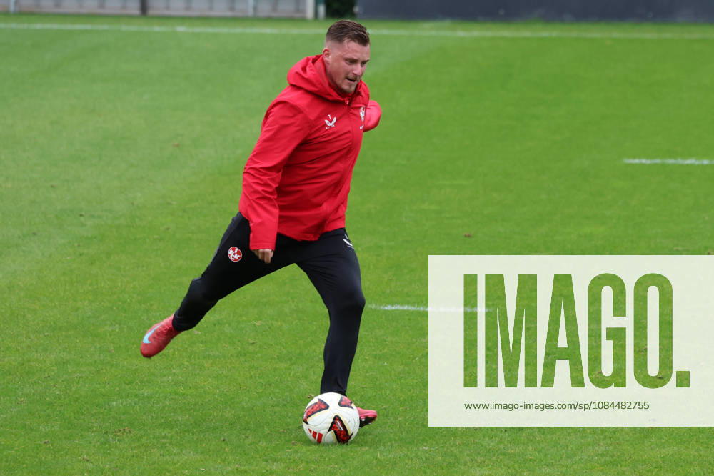 Fussball 2.Bundesliga, 1.FC Kaiserslautern - Training v.l. Marlon Ritter (1.FC Kaiserslautern) Kaiserslautern