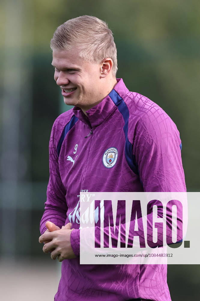 UEFA Champions League press conference, PK, Pressekonferenz and open training Matchday 2 of 8 Manchester City v Paris Saint-Germain Erling Haaland of Manchester City in the training session during the UEFA Champions League press conference and open training Matchday 2 of 8 Manchester City vs Paris Saint-Germain at City Football Academy, Manchester, United Kingdom on 13 October 2026 (Photo by Mark Cosgrove News Images) Manchester City Football Academy Greater Manchester United, ManU Kingdom