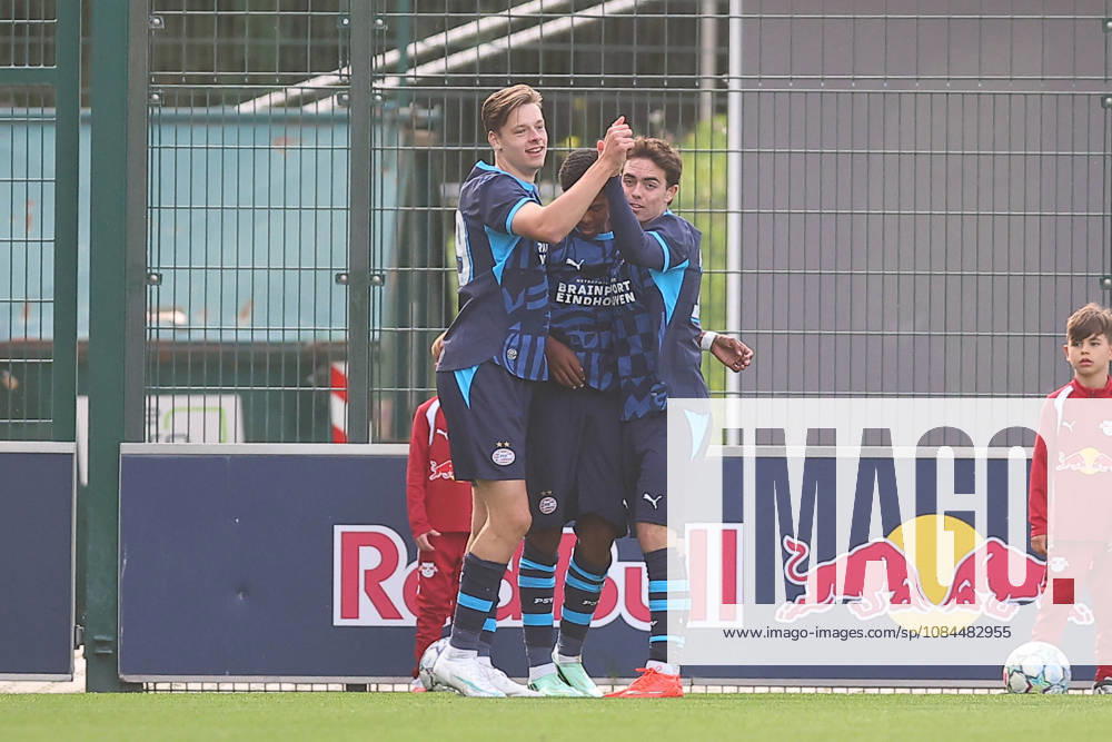 RB Leipzig U19 - PSV Eindhoven U19 UEFA Youth League Leipzig, 13.10.2026, Trainingszentrum am Cottaweg, Fußball, Saison 2026 2027, U19 Junioren, UEFA Youth League, 2. Spieltag , RB Leipzig U19 - PSV Eindhoven U19 1:6 (1:1) , Im Bild: Tor für Eindhoven, Torjubel nach dem 1:5, Torschütze Liam van Nistelrooy (19 , Eindhoven) , Nur für journalistische Zwecke! For editorial use only! , UEFA regulations prohibit any use of photographs as image sequences and or quasi-video. ,