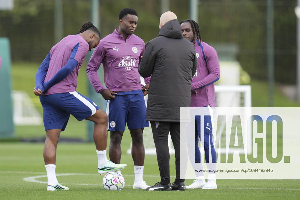 Manchester City Training, Champions League Manchester City manager Enzo Maresca speaks with Antoine Semenyo, Marc Guéhi and Jérémy Doku of Manchester City during the training session ahead of UEFA Champions League matchday 2 vs Paris Saint-Germain, Manchester City at Joie Stadium, Etihad Campus, Manchester, England on 13 October 2026 Credit: Steve Flynn Every Second Media Editorial use only. All images are copyright Every Second Media Limited. No images may be reproduced without prior permission.