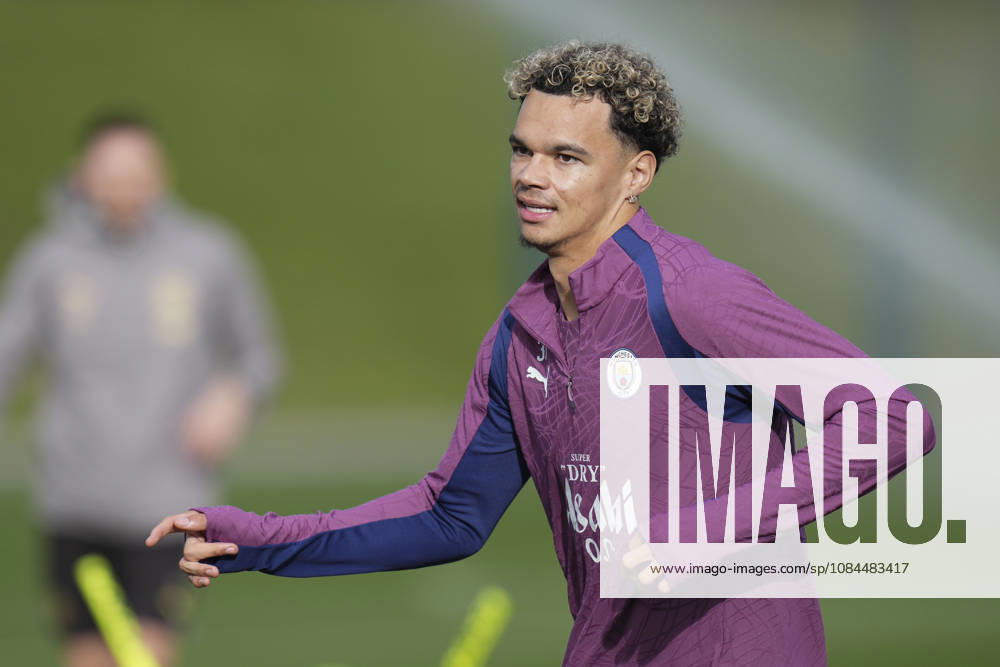 Manchester City Training, Champions League Nico O Reilly of Manchester City warms up during the training session ahead of UEFA Champions League matchday 2 vs Paris Saint-Germain, Manchester City at Joie Stadium, Etihad Campus, Manchester, England on 13 October 2026 Credit: Steve Flynn Every Second Media Editorial use only. All images are copyright Every Second Media Limited. No images may be reproduced without prior permission.