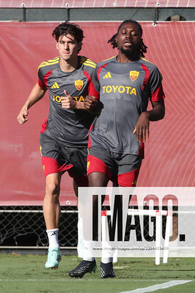 SOCCER - UEFA Champions League - AS Roma - press conference, PK, Pressekonferenz Photo by IPA ABACAPRESS.COM89637372 - October 13, 2026 Champions League: Gasperini and Malen Press Conference Training Sessions In the photo: Kone, Balerdi (Photo by Gino Mancini) Roma Italy