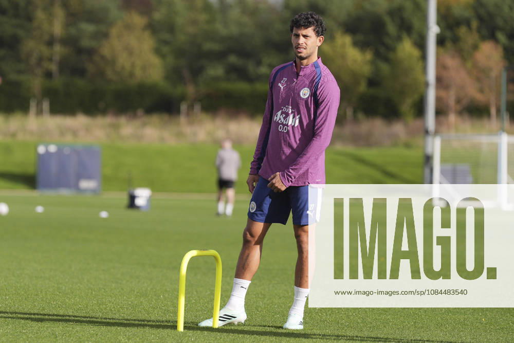 Manchester City Training, Champions League Matheus Nunes of Manchester City warms up during the training session ahead of UEFA Champions League matchday 2 vs Paris Saint-Germain, Manchester City at Joie Stadium, Etihad Campus, Manchester, England on 13 October 2026 Credit: Steve Flynn Every Second Media Editorial use only. All images are copyright Every Second Media Limited. No images may be reproduced without prior permission.