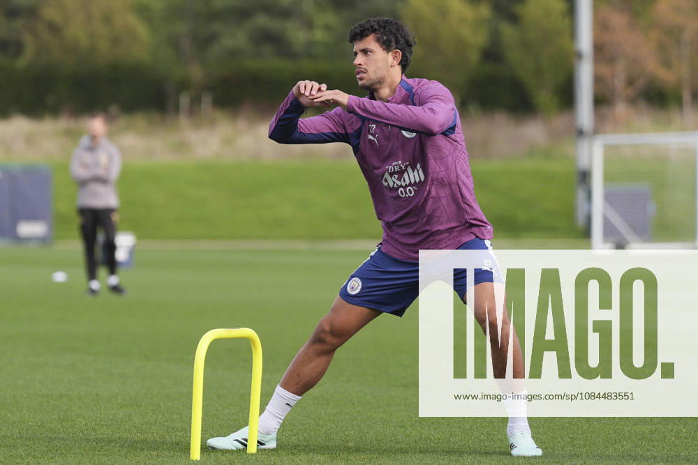 Manchester City Training, Champions League Matheus Nunes of Manchester City warms up during the training session ahead of UEFA Champions League matchday 2 vs Paris Saint-Germain, Manchester City at Joie Stadium, Etihad Campus, Manchester, England on 13 October 2026 Credit: Steve Flynn Every Second Media Editorial use only. All images are copyright Every Second Media Limited. No images may be reproduced without prior permission.