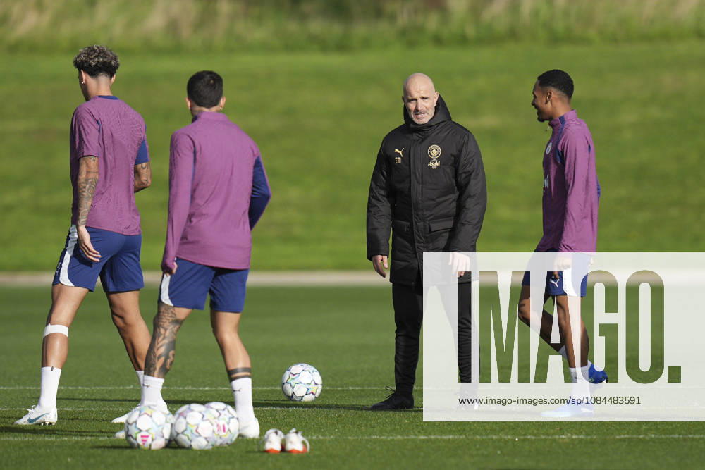Manchester City Training, Champions League Manchester City manager Enzo Maresca speak with Allan of Manchester City during the training session ahead of UEFA Champions League matchday 2 vs Paris Saint-Germain, Manchester City at Joie Stadium, Etihad Campus, Manchester, England on 13 October 2026 Credit: Steve Flynn Every Second Media Editorial use only. All images are copyright Every Second Media Limited. No images may be reproduced without prior permission.