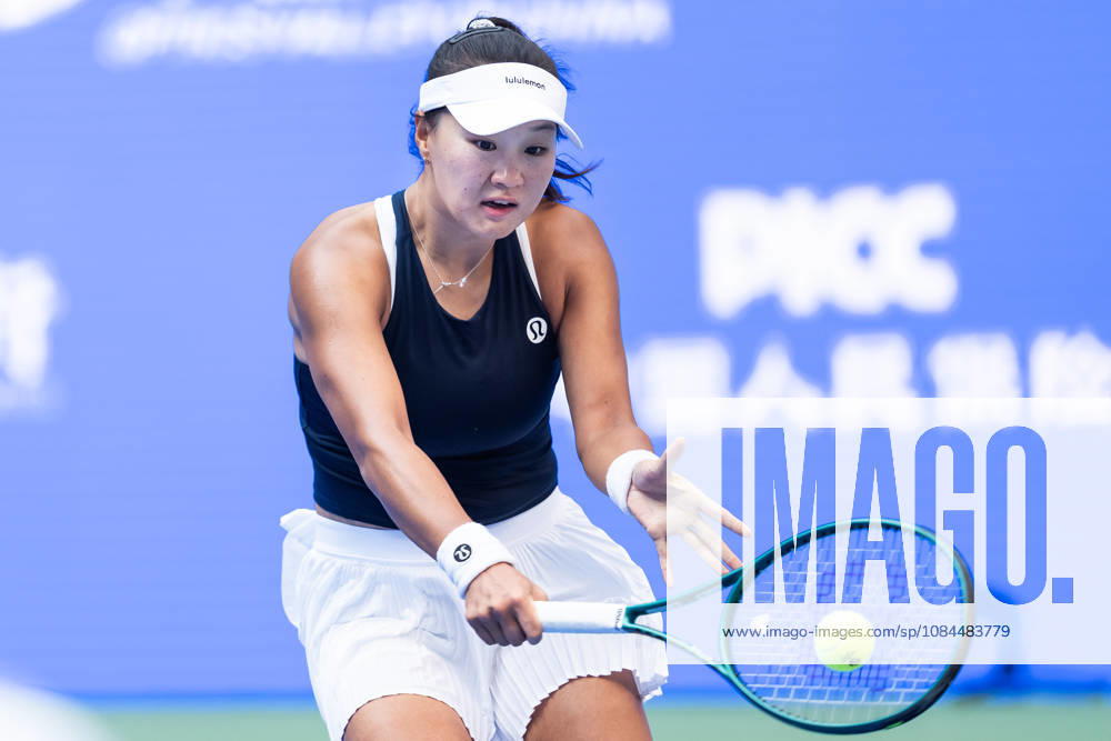 Hanyu Guo of China seen in action with Sorana Cirstea of Romania ( not in view) during the Wuhan Open final match at the Optics Valley International Tennis Center. Hanyu Guo defeated Sorana Cirstea with a score of 1-6, 7-6, 7-5. 2026 WTA, Tennis Damen Wuhan Open In Wuhan, China- 13 Oct 2026 - ZUMAs197 20261013_aaa_s197_099
