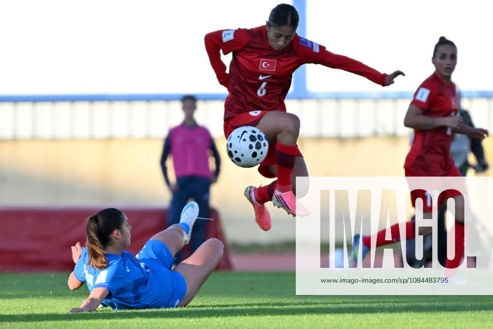 Selen Altunkulak of Turkey (R) in action against Nina Kajzba of Slovenia (L) during the UEFA Women’s European Qualifiers for 2027 World Cup Play-offs Round 1, 2nd leg match between Slovenia and Turkey at Sports Park Domzale, Domzale on October 13, 2026 in Domzale, Slovenia. (Photo by Igor Kupljenik Sports Press Photo).