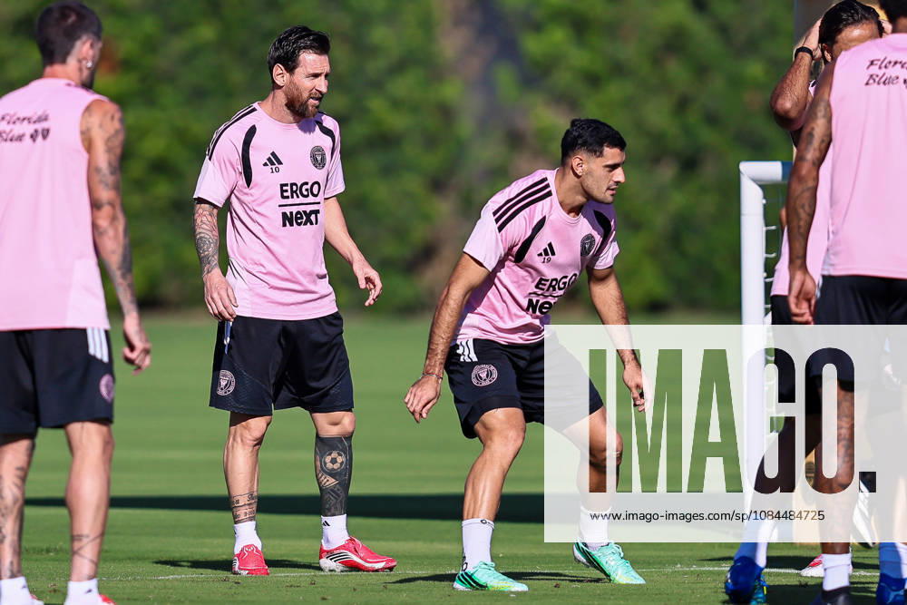 FORT LAUDERDALE, FL - OCTOBER 13: Inter Miami CF forward Lionel Messi (10) is seen during an Inter Miami Training Session at Florida Blue Training Center on October 13, 2026 in Fort Lauderdale, Florida. (Photo by Chris Arjoon Icon Sportswire) SOCCER: OCT 13 Inter Miami CF Training Icon2610130000003