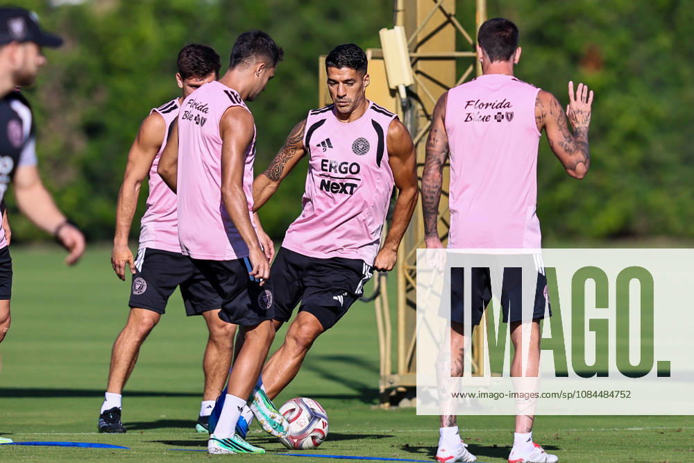 FORT LAUDERDALE, FL - OCTOBER 13: Inter Miami CF forward Luis Suarez (9) is seen during an Inter Miami Training Session at Florida Blue Training Center on October 13, 2026 in Fort Lauderdale, Florida. (Photo by Chris Arjoon Icon Sportswire) SOCCER: OCT 13 Inter Miami CF Training Icon2610130000010