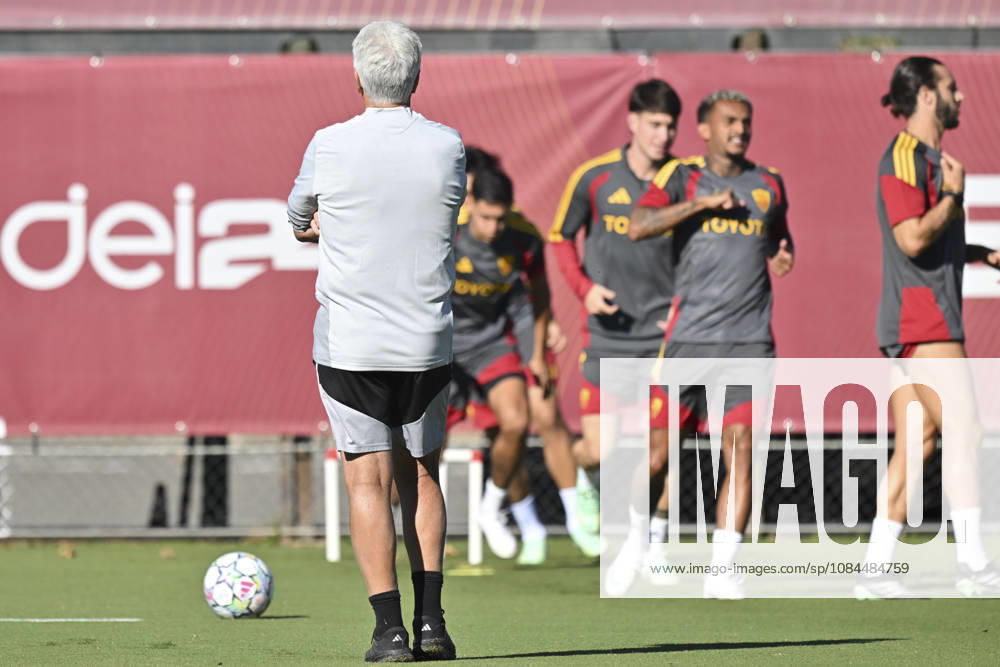 IPA89639248 - Gian Piero Gasperini, head coach of AS Roma, during the UEFA Champions League soccer match between AS Roma and Real Madrid, at a press conference, PK, Pressekonferenz and training session at the Trigoria Training Center on October 13, 2026, in Rome, Italy. During the AS Roma press conference for the UEFA Champions League soccer match in Rome, Italy, on October 13, 2026