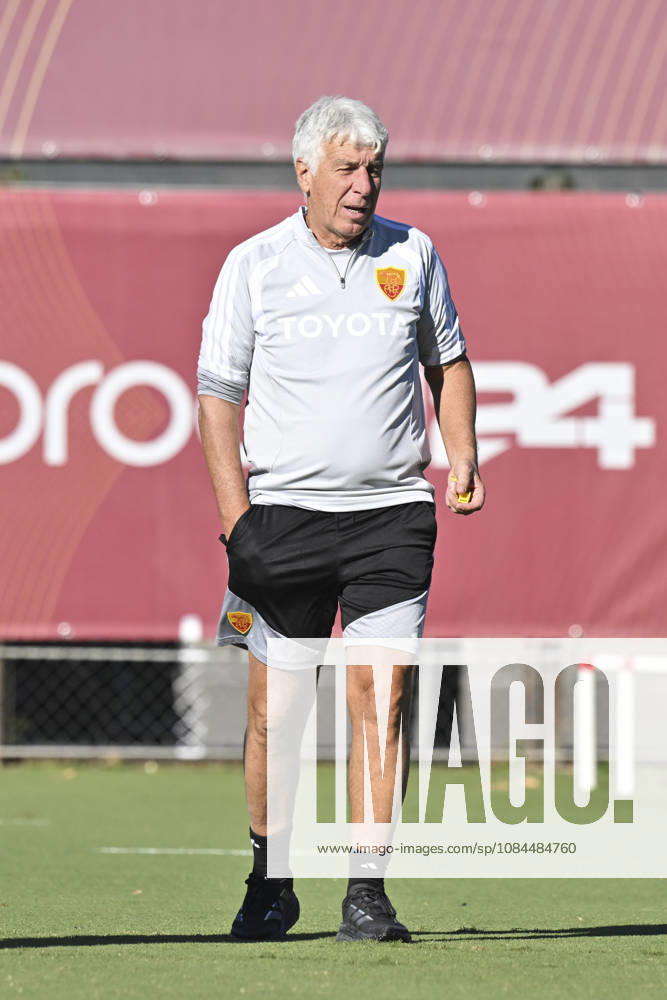 IPA89639249 - Gian Piero Gasperini, head coach of AS Roma, during the UEFA Champions League soccer match between AS Roma and Real Madrid, at a press conference, PK, Pressekonferenz and training session at the Trigoria Training Center on October 13, 2026, in Rome, Italy. During the AS Roma press conference for the UEFA Champions League soccer match in Rome, Italy, on October 13, 2026