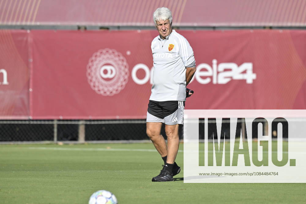 IPA89639251 - Gian Piero Gasperini, head coach of AS Roma, during the UEFA Champions League soccer match between AS Roma and Real Madrid, at a press conference, PK, Pressekonferenz and training session at the Trigoria Training Center on October 13, 2026, in Rome, Italy. During the AS Roma press conference for the UEFA Champions League soccer match in Rome, Italy, on October 13, 2026
