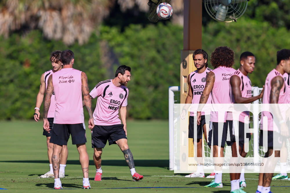 FORT LAUDERDALE, FL - OCTOBER 13: Inter Miami CF forward Lionel Messi (10) is seen during an Inter Miami Training Session at Florida Blue Training Center on October 13, 2026 in Fort Lauderdale, Florida. (Photo by Chris Arjoon Icon Sportswire) SOCCER: OCT 13 Inter Miami CF Training Icon2610130000020