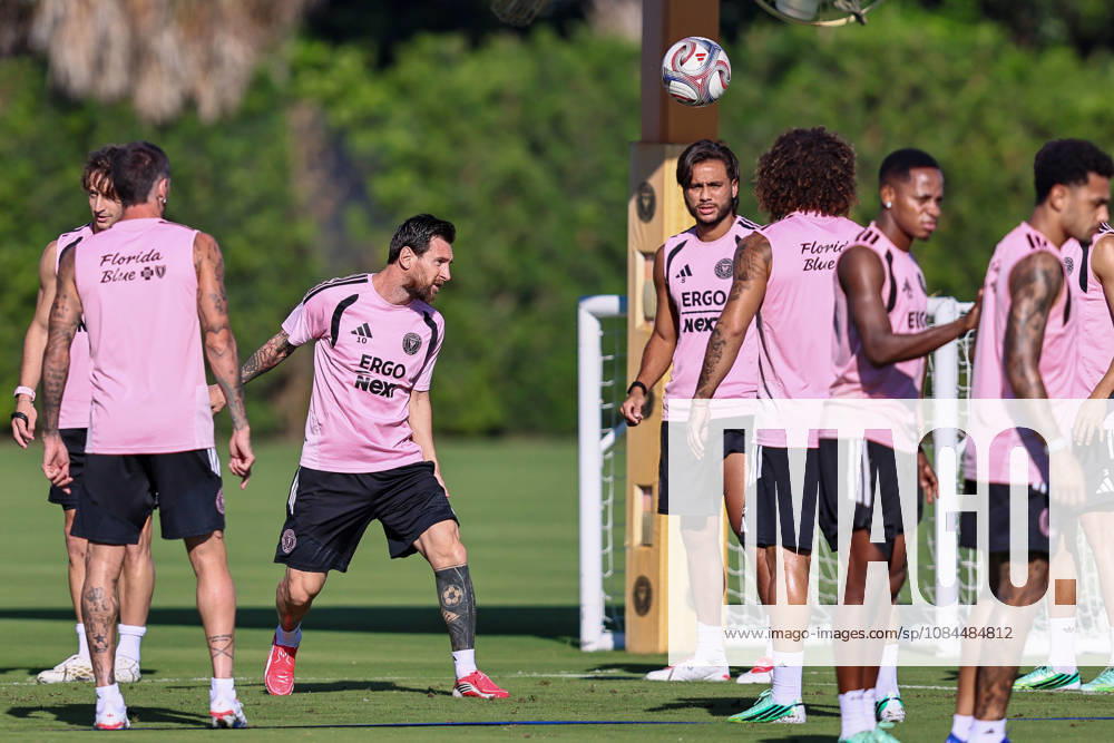 FORT LAUDERDALE, FL - OCTOBER 13: Inter Miami CF forward Lionel Messi (10) is seen during an Inter Miami Training Session at Florida Blue Training Center on October 13, 2026 in Fort Lauderdale, Florida. (Photo by Chris Arjoon Icon Sportswire) SOCCER: OCT 13 Inter Miami CF Training Icon2610130000021