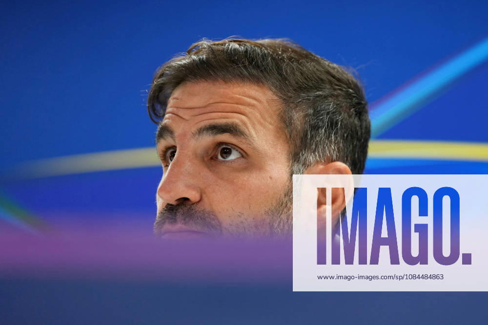 Press conference, PK, Pressekonferenz Champions League Como 1907 2026 2027 Rotterdam - Coach Cesc Fabregas of Como 1907 looks on during a press conference before the Champions League match against Feyenoord Rotterdam. The press conference is set at Stadion Feijenoord on 13 October 2026 in Rotterdam, Netherlands. (Hero Images Yannick Verhoeven)