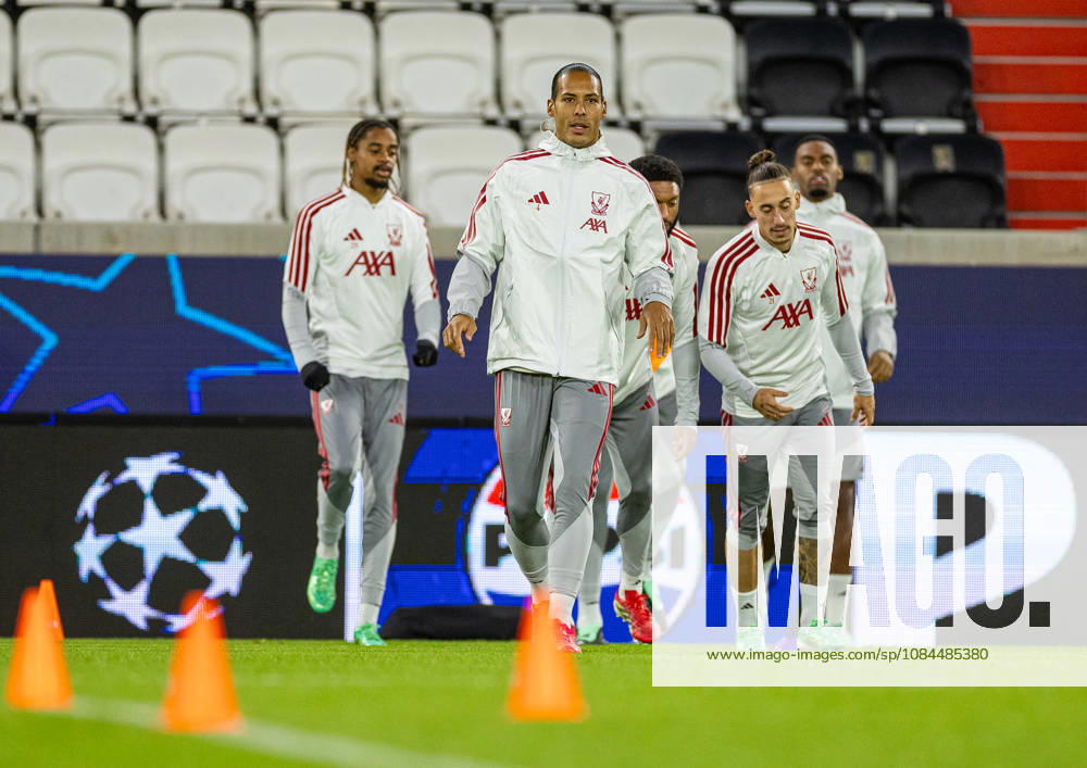 Football - UEFA Champions League - LASK v Liverpool FC - MD-1 LINZ, AUSTRIA - Tuesday, October 13, 2026: Liverpool s captain Virgil van Dijk during a training session ahead of the UEFA Champions League 2026 27 League Phase MD2 match between LASK and Liverpool FC at the Oberösterreich Arena. (Photo by David Rawcliffe Propaganda) LINZ Oberösterreich Arena UPPER AUSTRIA AUSTRIA