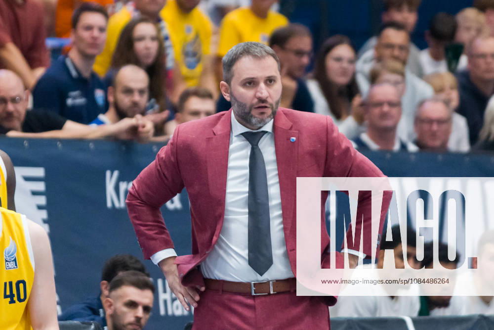 Vladimir Jovanovic (MBC, Head Coach), Syntainics MBC vs. Bristol Flyers, European North Basketball League, ENBL, 2026 27, Deutschland, Großbritannien, 13.10.2026 Weissenfels Stadthalle Sachsen-Anhalt Deutschland