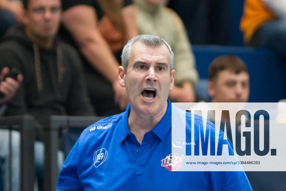 Andreas Kapoulas (Bristol, Had Coach), Syntainics MBC vs. Bristol Flyers, European North Basketball League, ENBL, 2026 27, Deutschland, Großbritannien, 13.10.2026 Weissenfels Stadthalle Sachsen-Anhalt Deutschland
