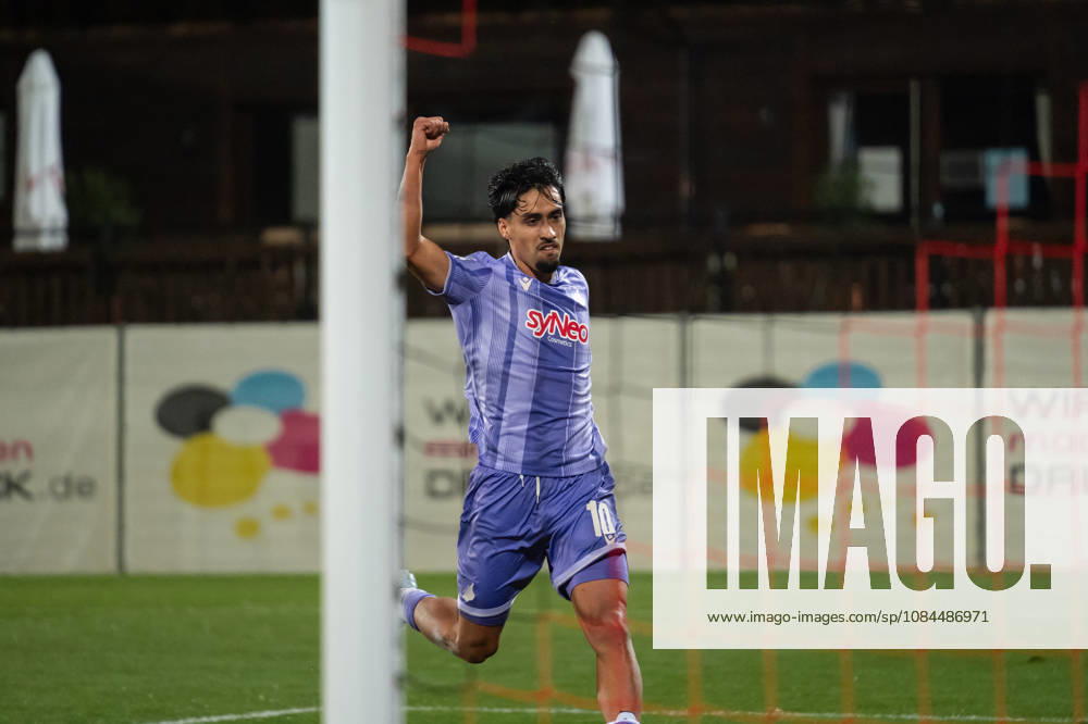 Fussball 3. Liga, VfB Stuttgart U23 - TSG Hoffenheim II, v.l. Yasin Zor (10, TSG Hoffenheim II) jubelt nach dem Eigentor zum 2:1 Anschlusstreffer Aspach