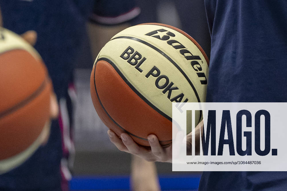 ENBL - 2026 2027 - Syntainics MBC vs.Bristol Flyers Weissenfels, Deutschland 13.Oktober 2026: Im Bild:Spielball Basketball Feature, Symbol, Symbolfoto, charakteristisch, Detail, Weissenfels Stadthalle Sachsen-Anhalt Deutschland