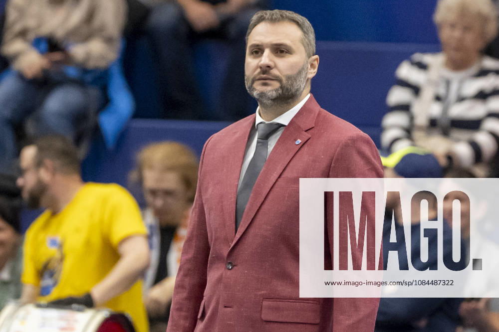 ENBL - 2026 2027 - Syntainics MBC vs.Bristol Flyers Weissenfels, Deutschland 13.Oktober 2026: Im Bild:Head Coach Vladimir Jovanovic (Weissenfels) Weissenfels Stadthalle Sachsen-Anhalt Deutschland
