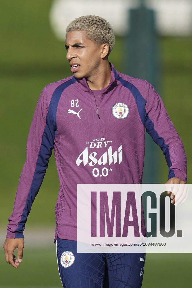 Manchester City Training, Champions League Rico Lewis of Manchester City warms up before the training session ahead of UEFA Champions League matchday 2 vs Paris Saint-Germain, Manchester City at Joie Stadium, Etihad Campus, Manchester, England on 13 October 2026 Credit: Steve Flynn Every Second Media Editorial use only. All images are copyright Every Second Media Limited. No images may be reproduced without prior permission.