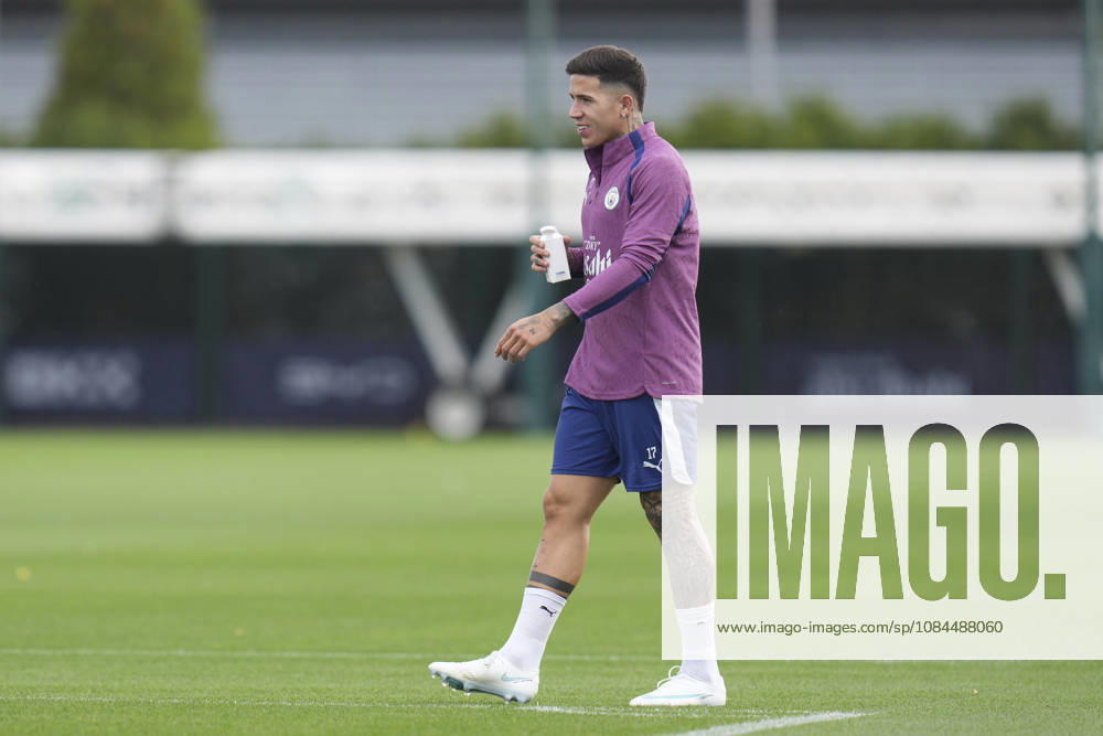 Manchester City Training, Champions League Enzo Fernández of Manchester City walks out to the pitch before the training session ahead of UEFA Champions League matchday 2 vs Paris Saint-Germain, Manchester City at Joie Stadium, Etihad Campus, Manchester, England on 13 October 2026 Credit: Steve Flynn Every Second Media Editorial use only. All images are copyright Every Second Media Limited. No images may be reproduced without prior permission.