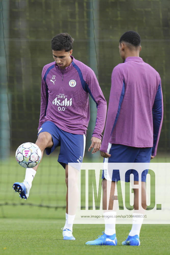 Manchester City Training, Champions League Vitor Reis of Manchester City juggles the ball during the training session ahead of UEFA Champions League matchday 2 vs Paris Saint-Germain, Manchester City at Joie Stadium, Etihad Campus, Manchester, England on 13 October 2026 Credit: Steve Flynn Every Second Media Editorial use only. All images are copyright Every Second Media Limited. No images may be reproduced without prior permission.