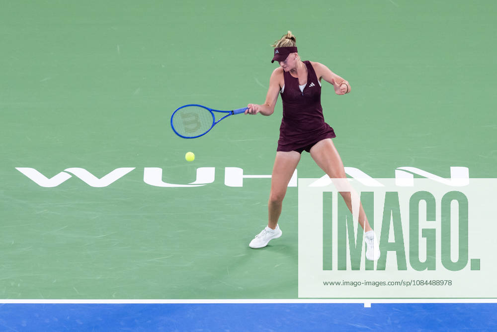 2026 WTA, Tennis Damen Wuhan Open: Ashlyn Krueger - Shuai Zhang in wuhan, China - 13 Oct 2026 American tennis player Ashlyn Krueger, seen in action during the Wuhan Open final match played at the Optics Valley International Tennis Center against Chinese tennis player Shuai Zhang (Not in picture) in Wuhan. Ashlyn Krueger defeated Shuai Zhang with a score of 6-3, 6-0. wuhan China