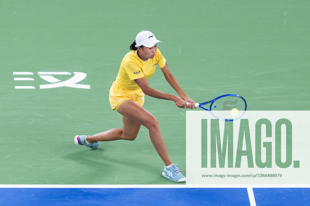 2026 WTA, Tennis Damen Wuhan Open: Ashlyn Krueger - Shuai Zhang in wuhan, China - 13 Oct 2026 Chinese tennis player Shuai Zhang, seen in action during the Wuhan Open final match played at the Optics Valley International Tennis Center against American tennis player Ashlyn Krueger (Not in picture) in Wuhan. Ashlyn Krueger defeated Shuai Zhang with a score of 6-3, 6-0. wuhan China