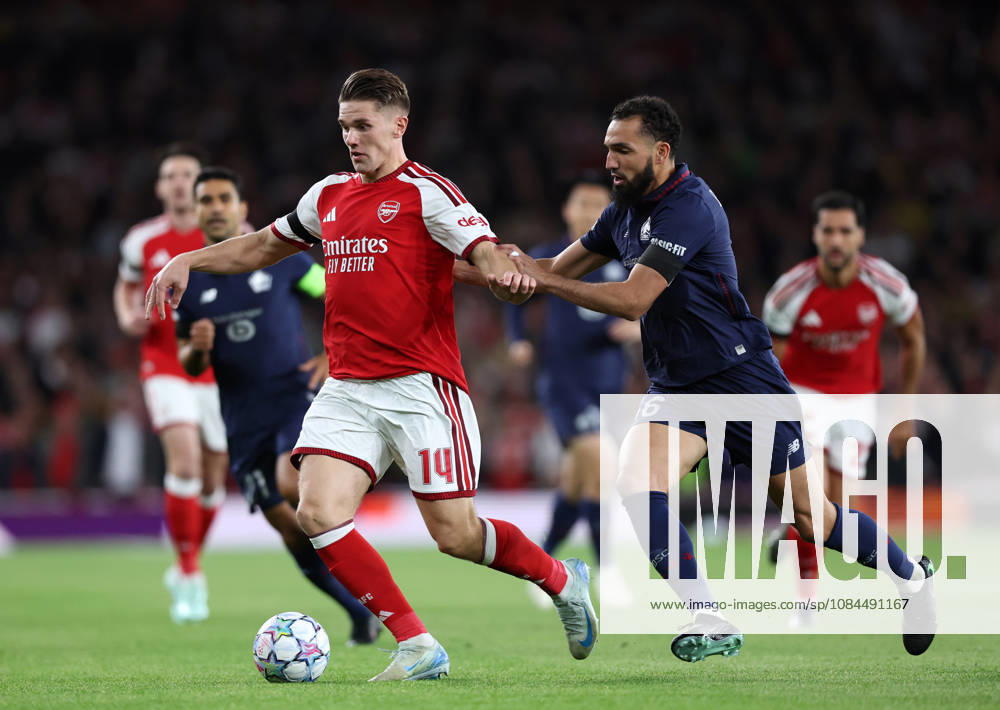 London, England, 13th October 2026. Viktor Gyokeres of Arsenal tussles with Nabil Bentaleb of LOSC Lille during the Arsenal vs LOSC Lille UEFA Champions League match at the Emirates Stadium, London. Picture credit should read: David Klein Sportimage . SPI_022_DK_Arsenal_Lille SPI-5065-0023