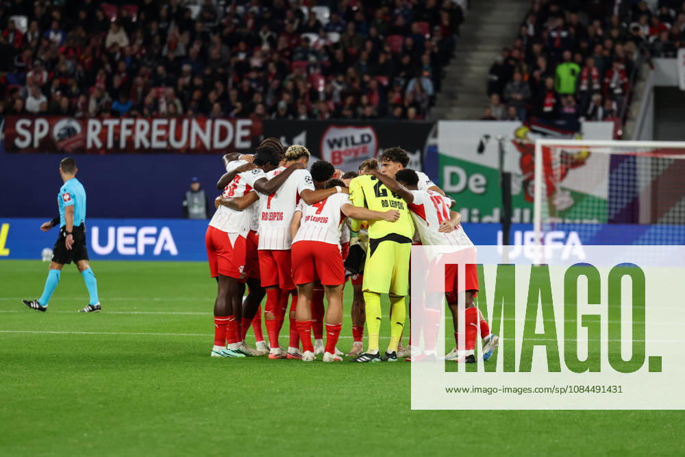 Deutschland: Fußball - UEFA Champions League - Saison 2026 - 2027, 2. Spieltag - RB Leipzig gegen PSV Eindhoven, Red Bull Arena (Leipzig): Team RB Leipzig vor Anpfiff