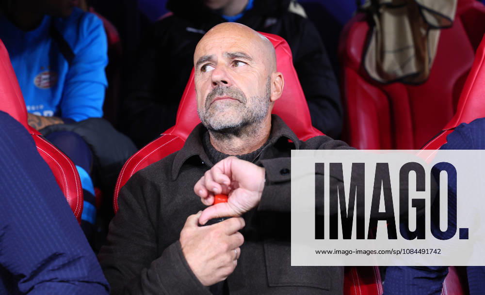 RB Leipzig - PSV Eindhoven Champions League Leipzig, 13.10.2026, Red Bull Arena, Fussball, UEFA Champions League , Gruppenphase, 2.Spieltag, RB Leipzig vs. PSV Eindhoven , Im Bild: Trainer Peter Bosz, PSV Eindhoven , Nur zur redaktionellen Nutzung. Only editorial use. , UEFA regulations prohibit any use of photographs as image sequences and or quasi-video. ,